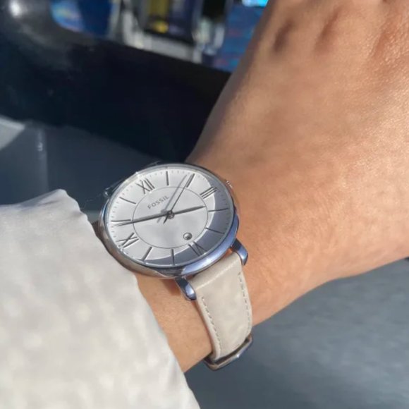 ❌SOLD❌Fossil Jacqueline Beige Leather Watch - Picture 3 of 6